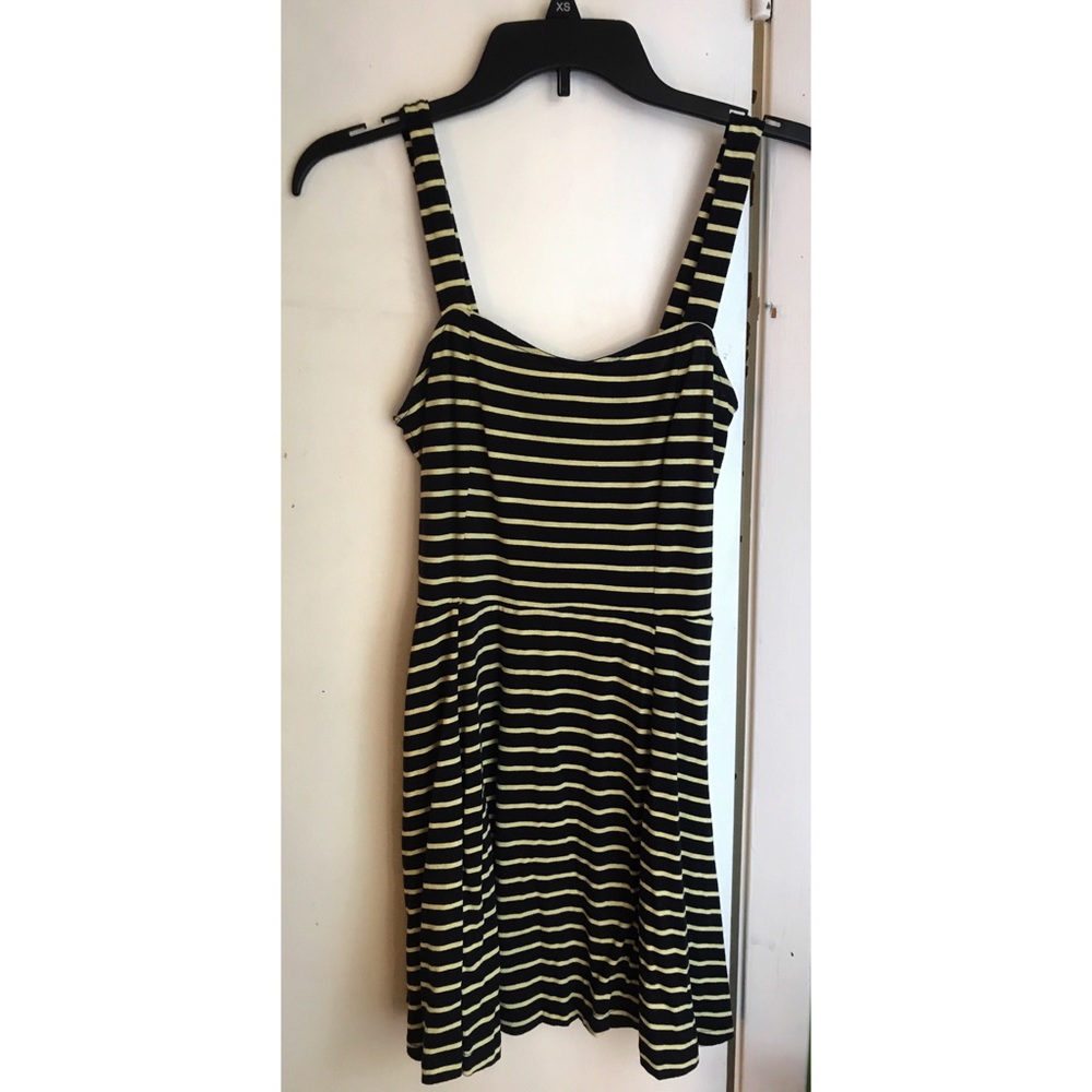 💛YELLOW AND NAVY STRIPED DRESS💙